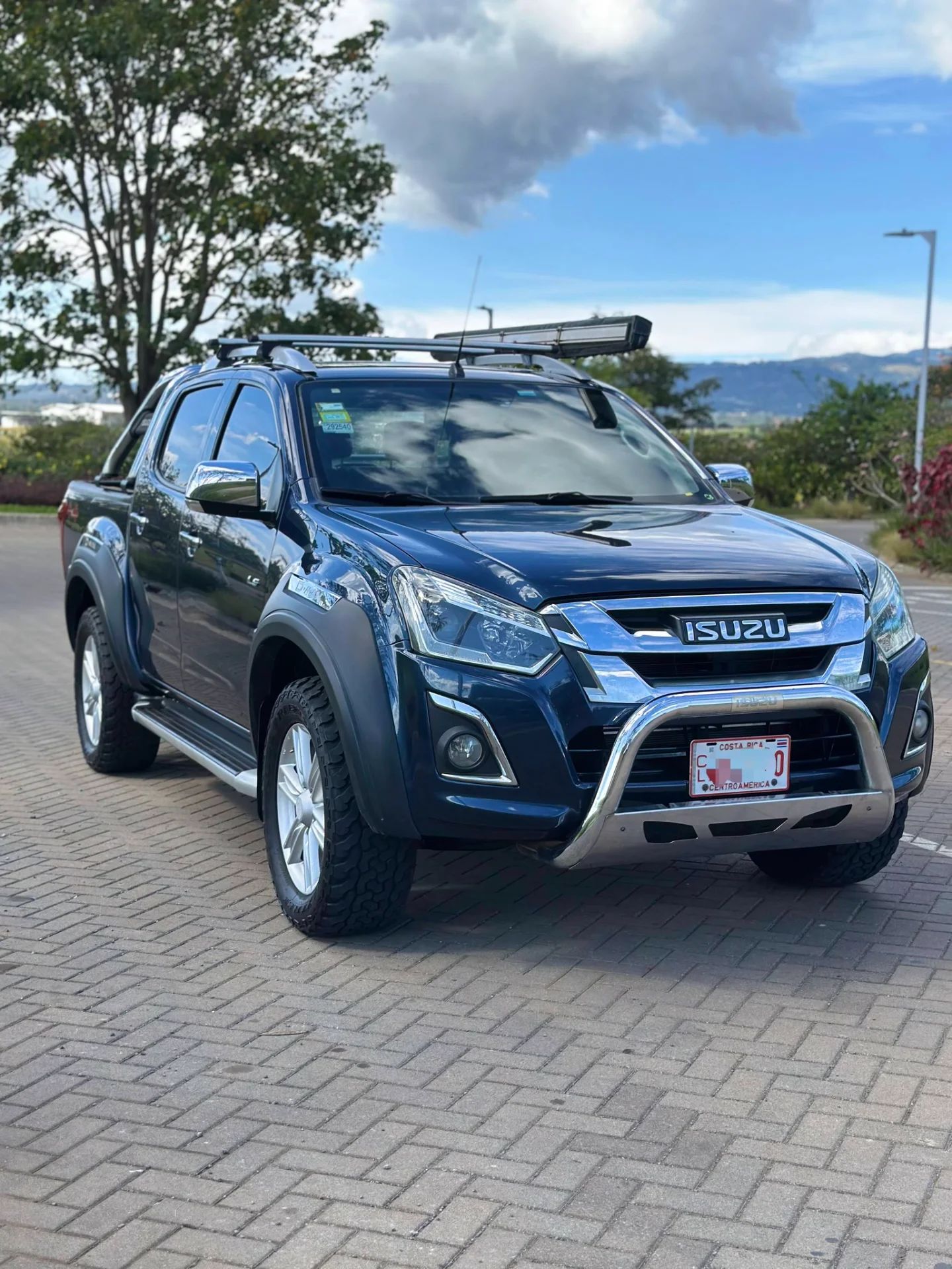Isuzu Dmax - Image 8