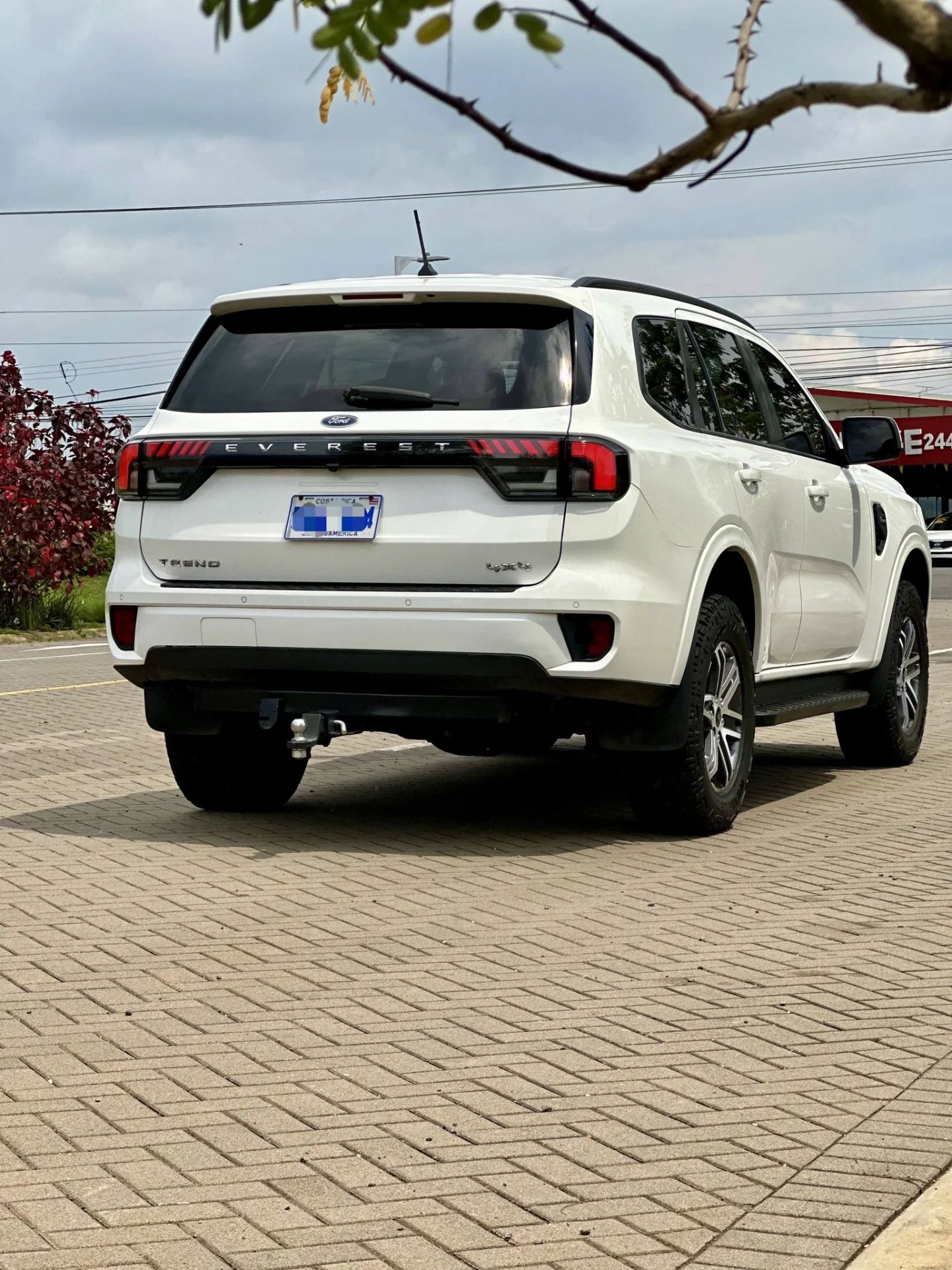 Ford Everest - Image 4