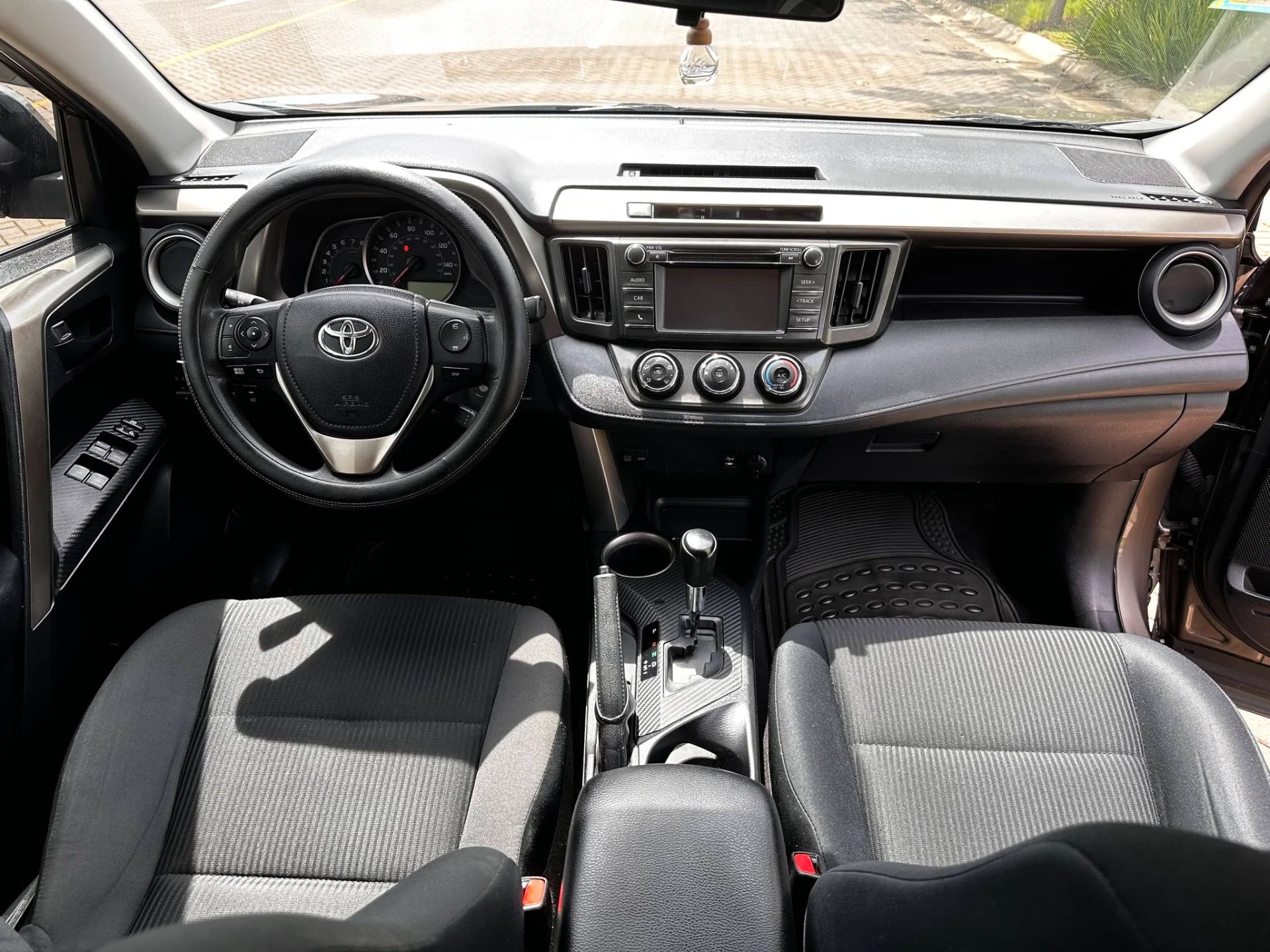 Toyota RAV4 - Image 2