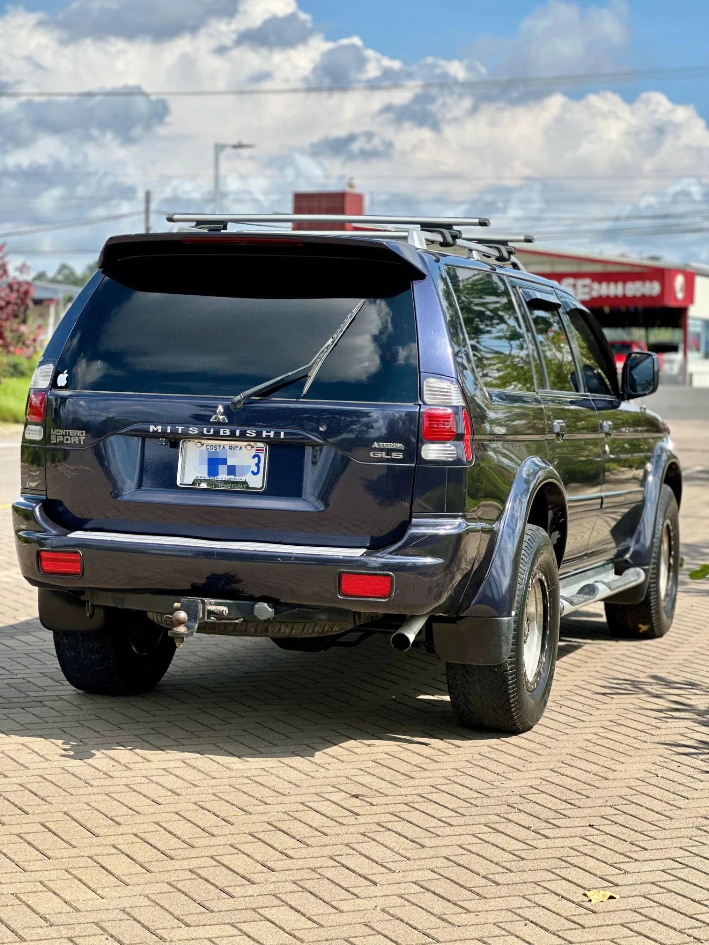 Mitsubishi Montero Sport - Image 3