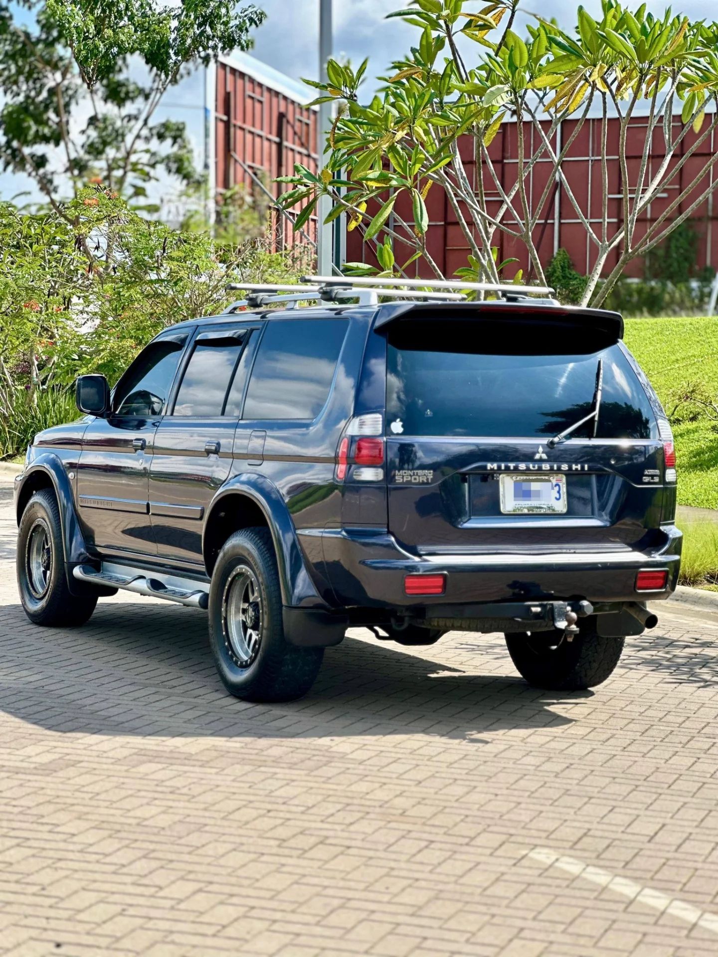 Mitsubishi Montero Sport - Image 5