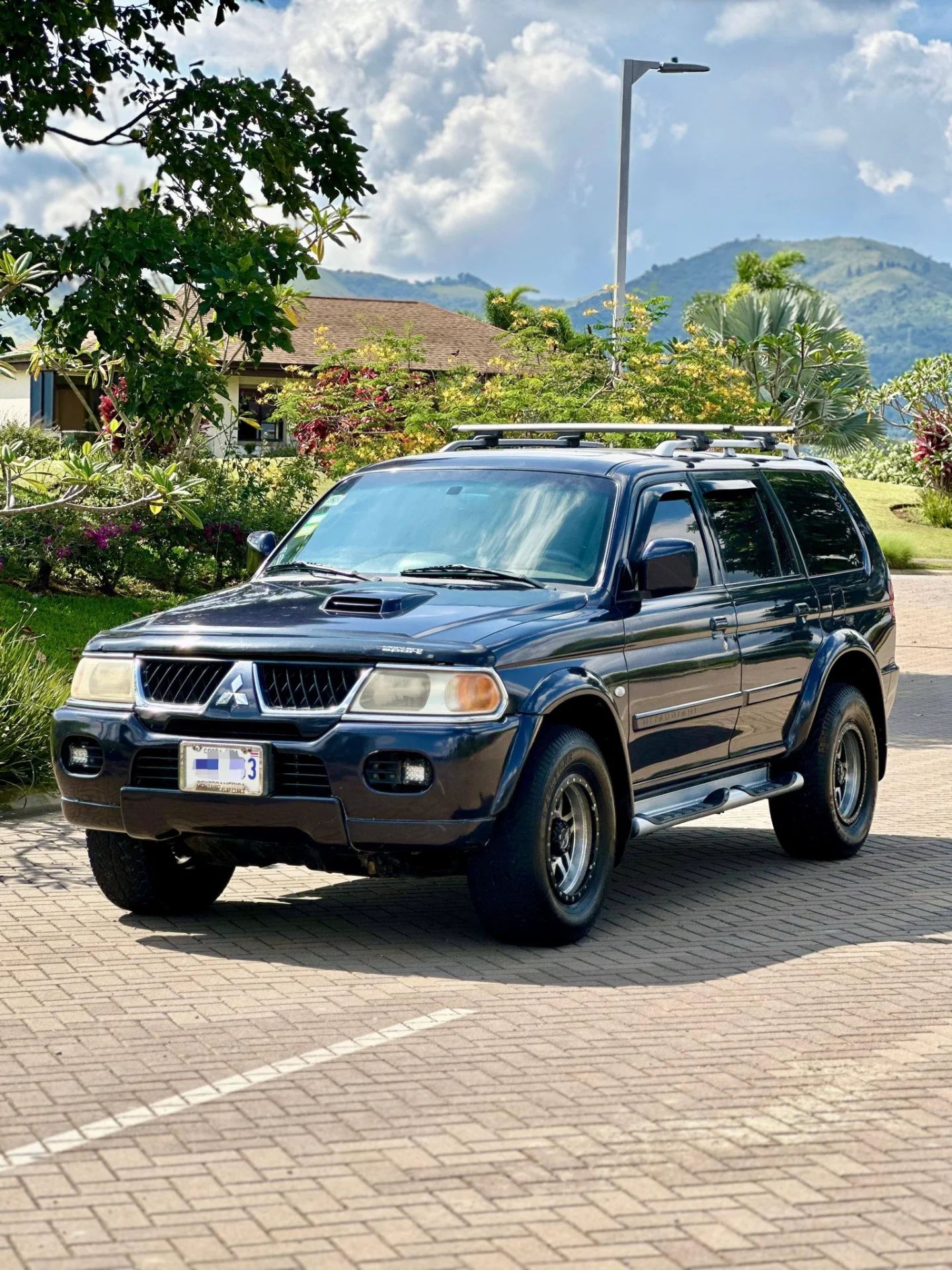 Mitsubishi Montero Sport - Image 6
