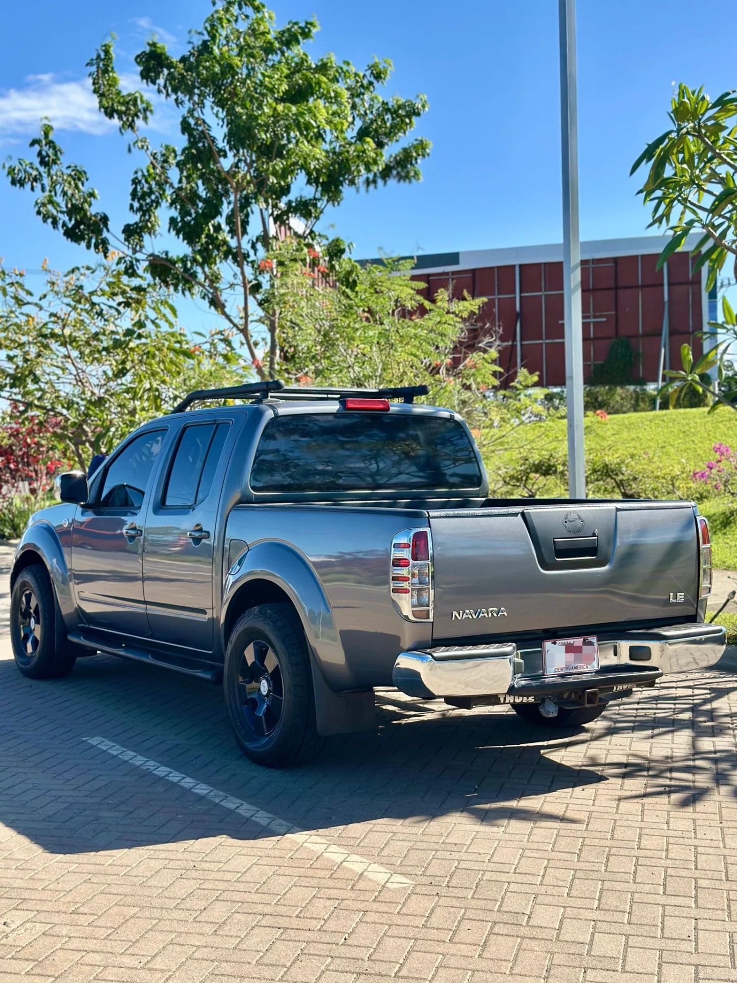 Nissan Navara - Image 2