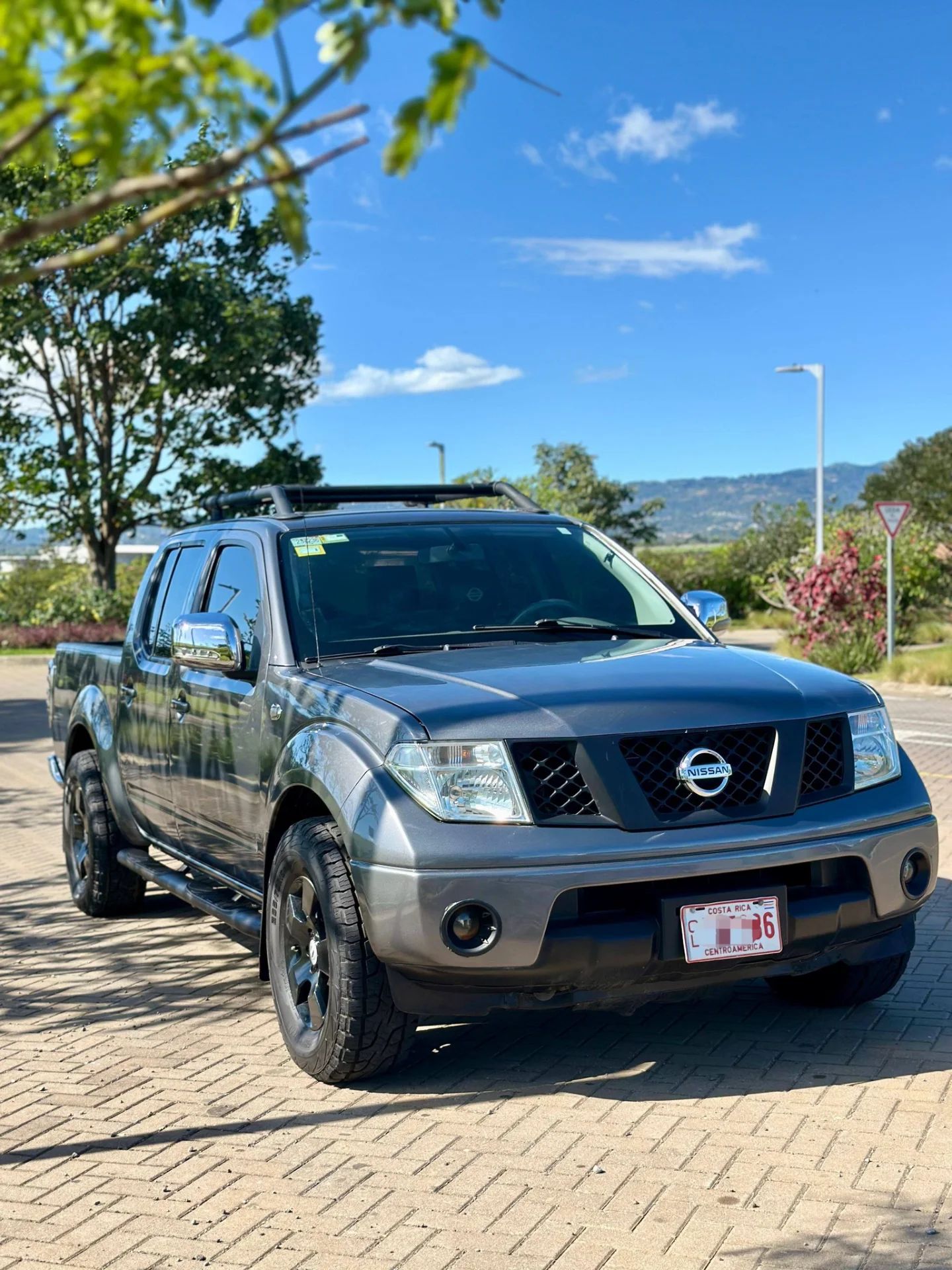 Nissan Navara - Image 5