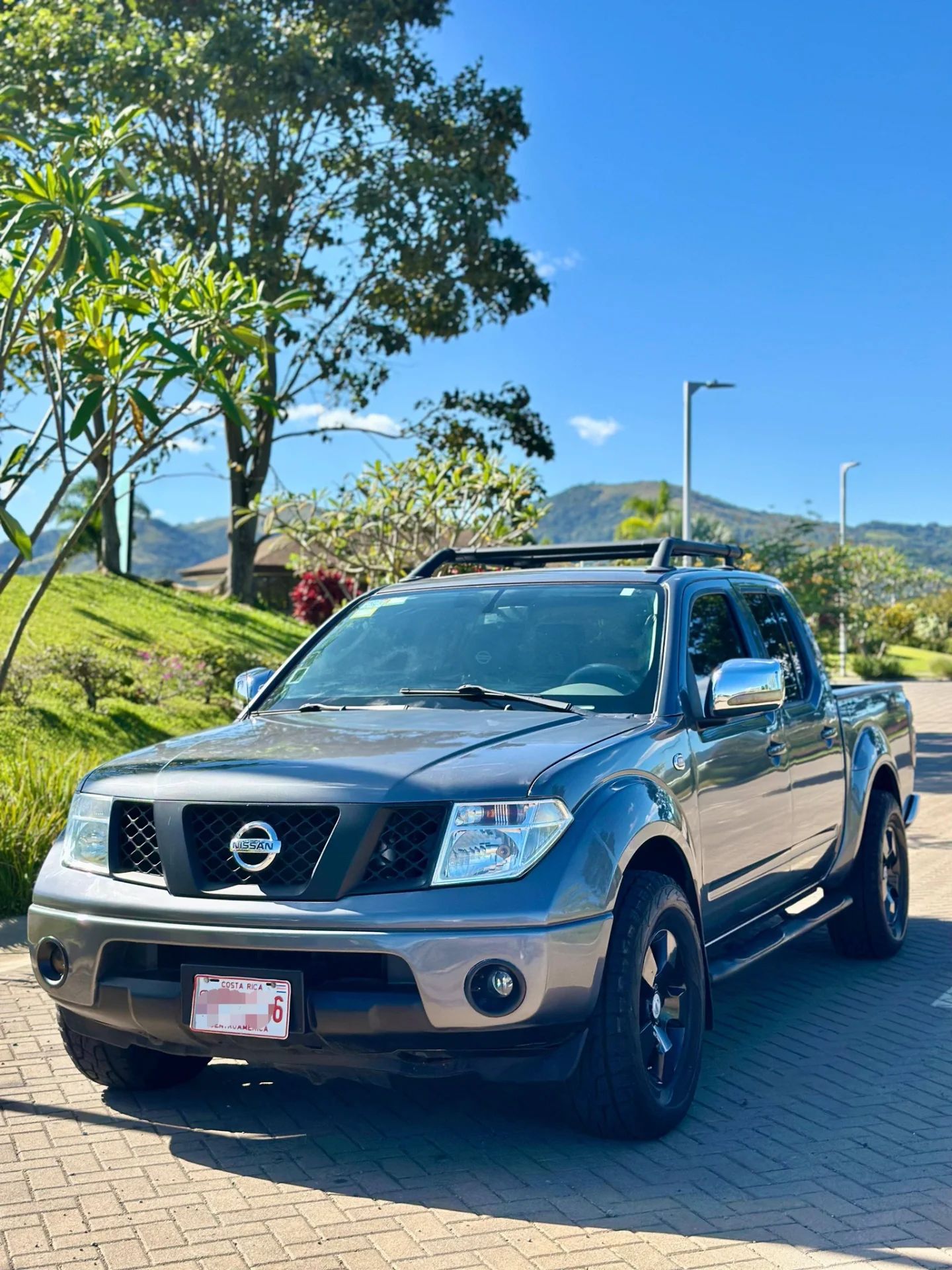 Nissan Navara - Image 1
