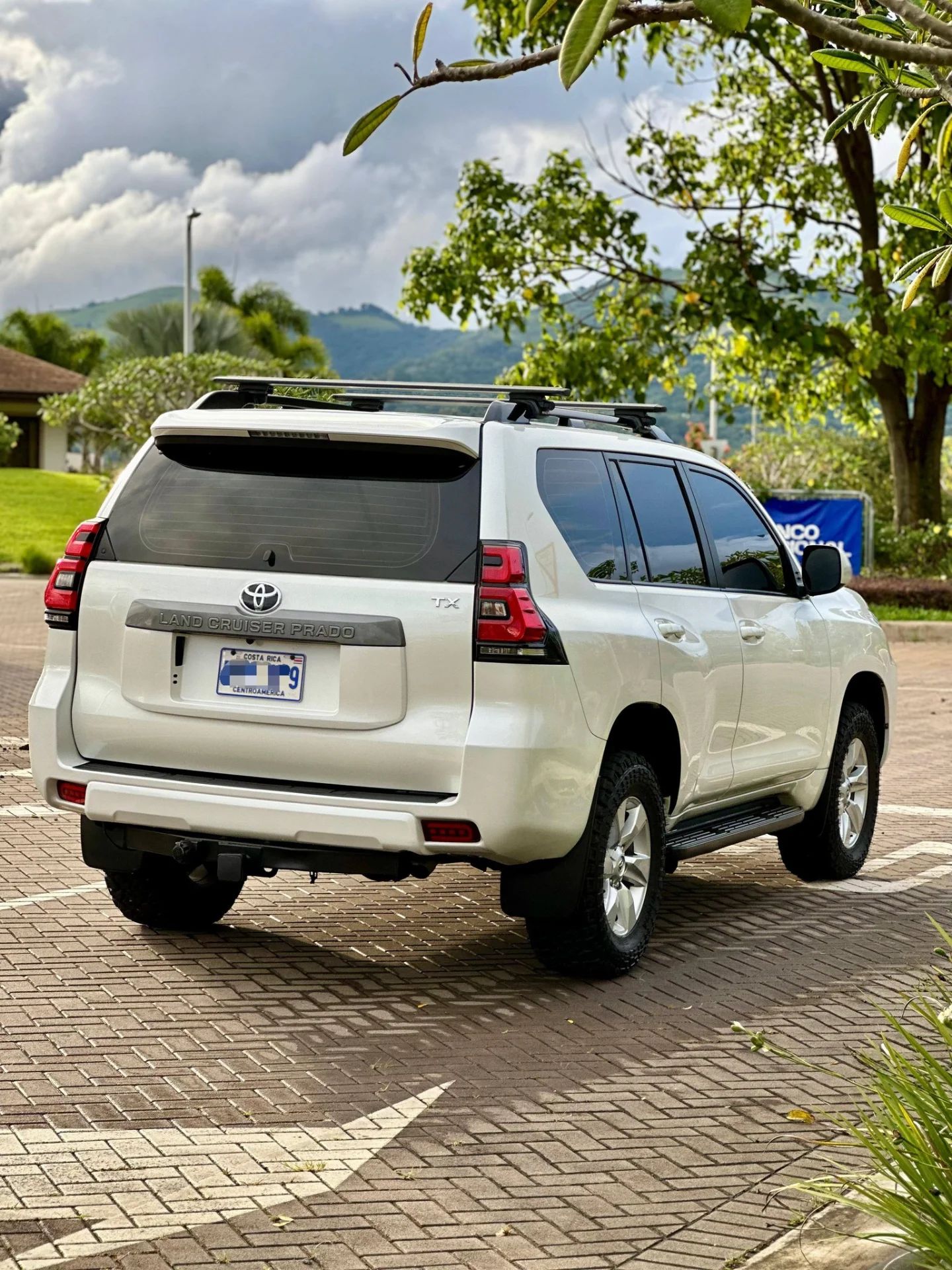 Toyota Prado - Image 5