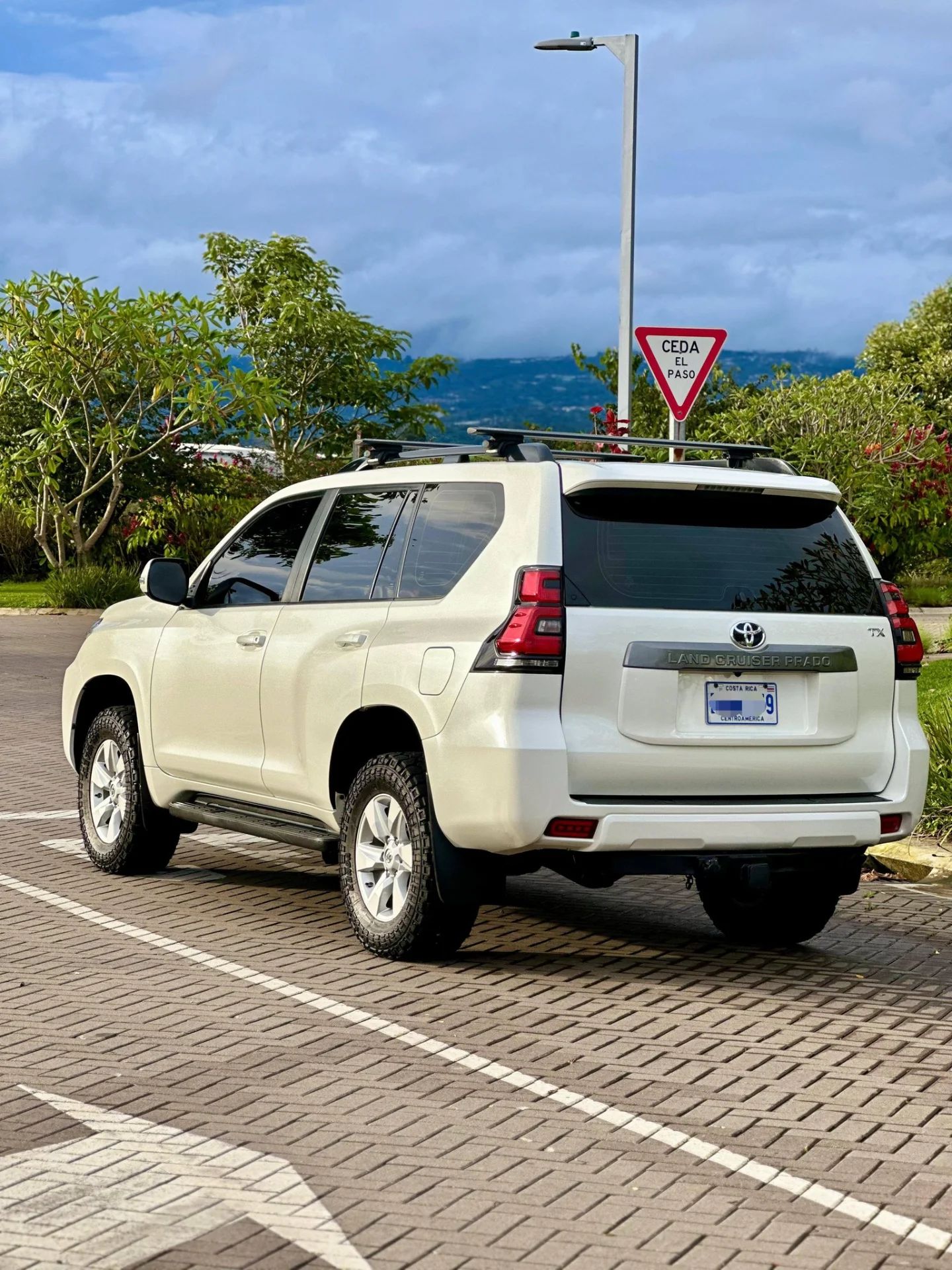 Toyota Prado - Image 7
