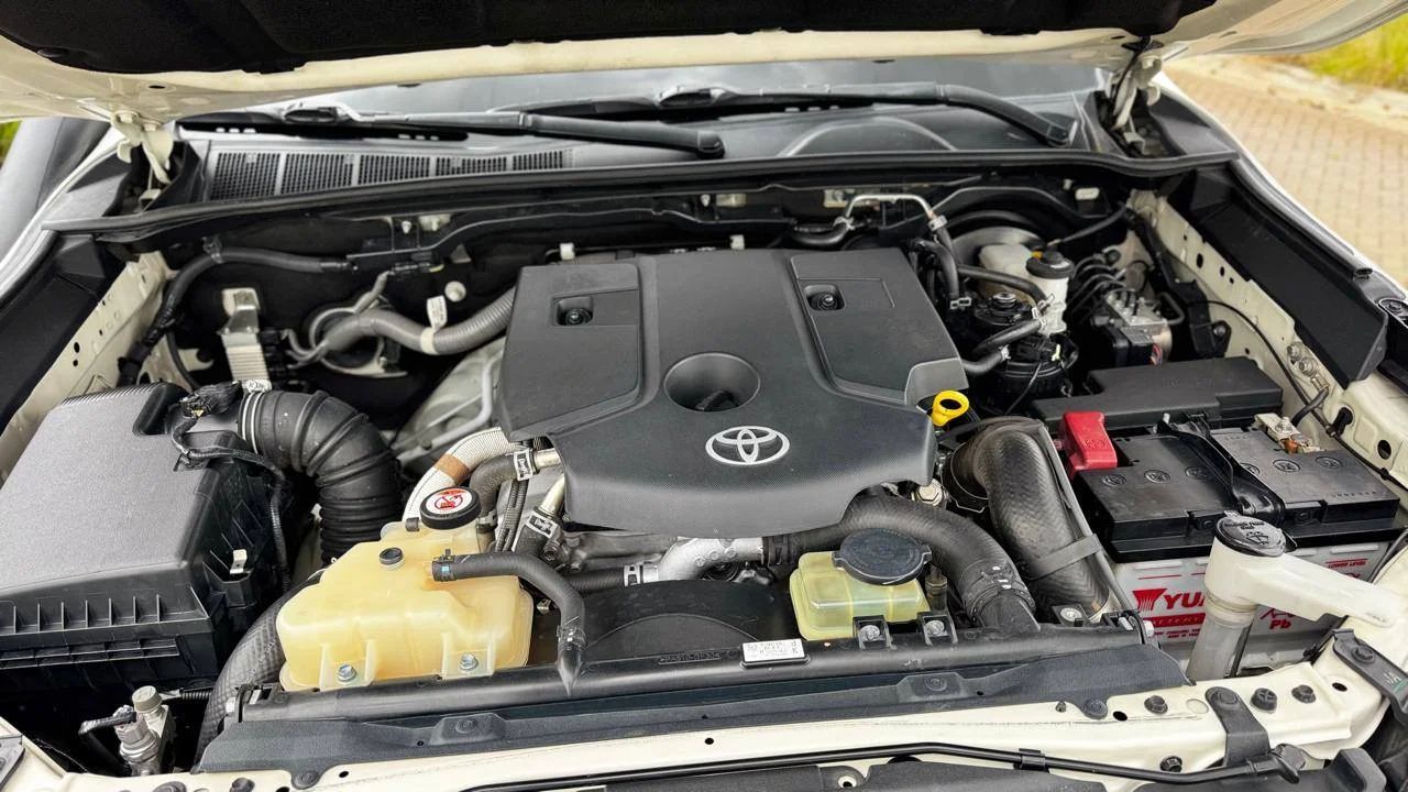 Toyota Hilux - Image 2