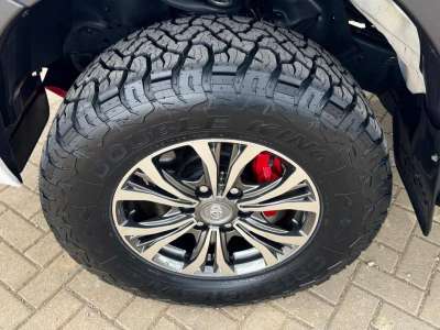 Toyota Hilux - Image 4