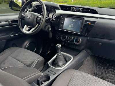 Toyota Hilux - Image 7