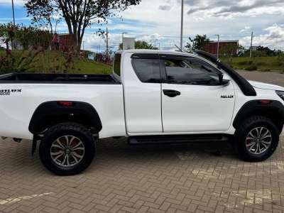 Toyota Hilux - Image 9