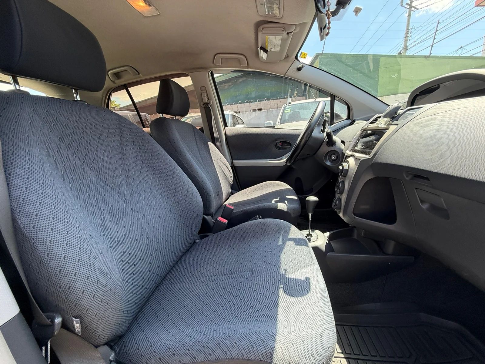 Toyota Yaris - Image 10