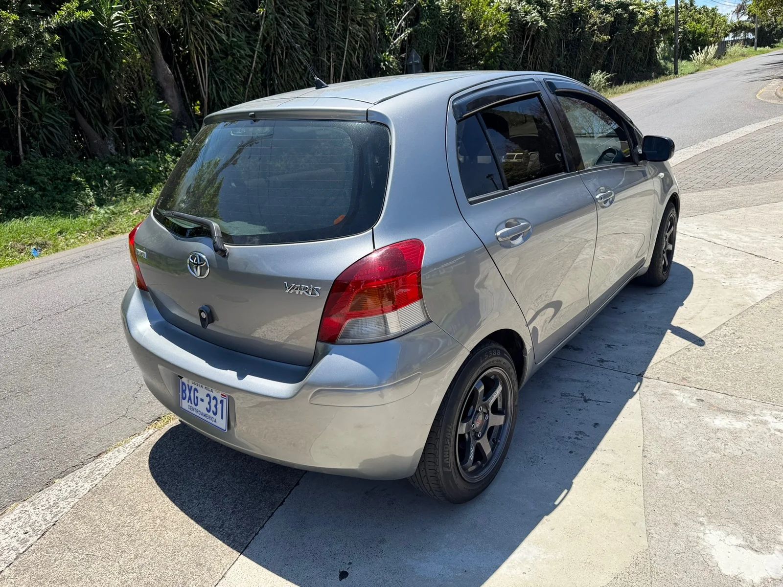 Toyota Yaris - Image 2