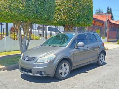 Suzuki SX4 - Image 1