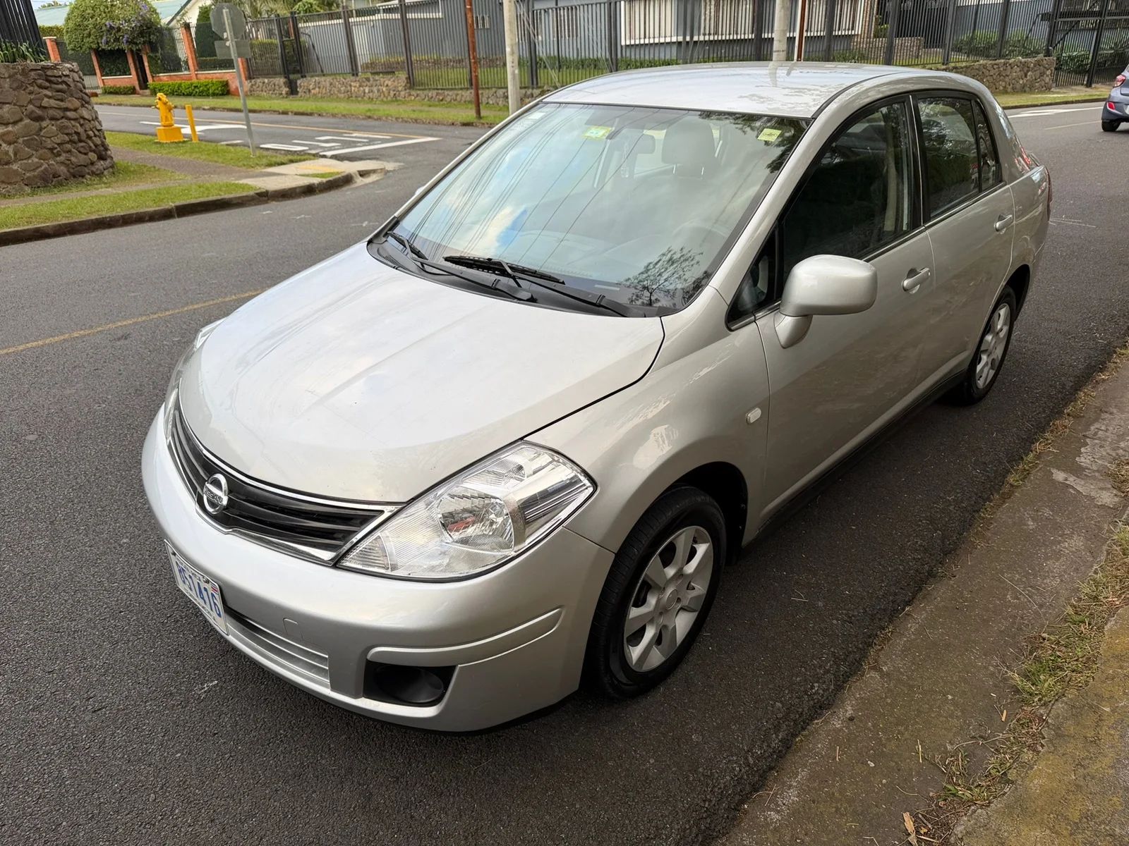 Nissan Tiida - Image 1