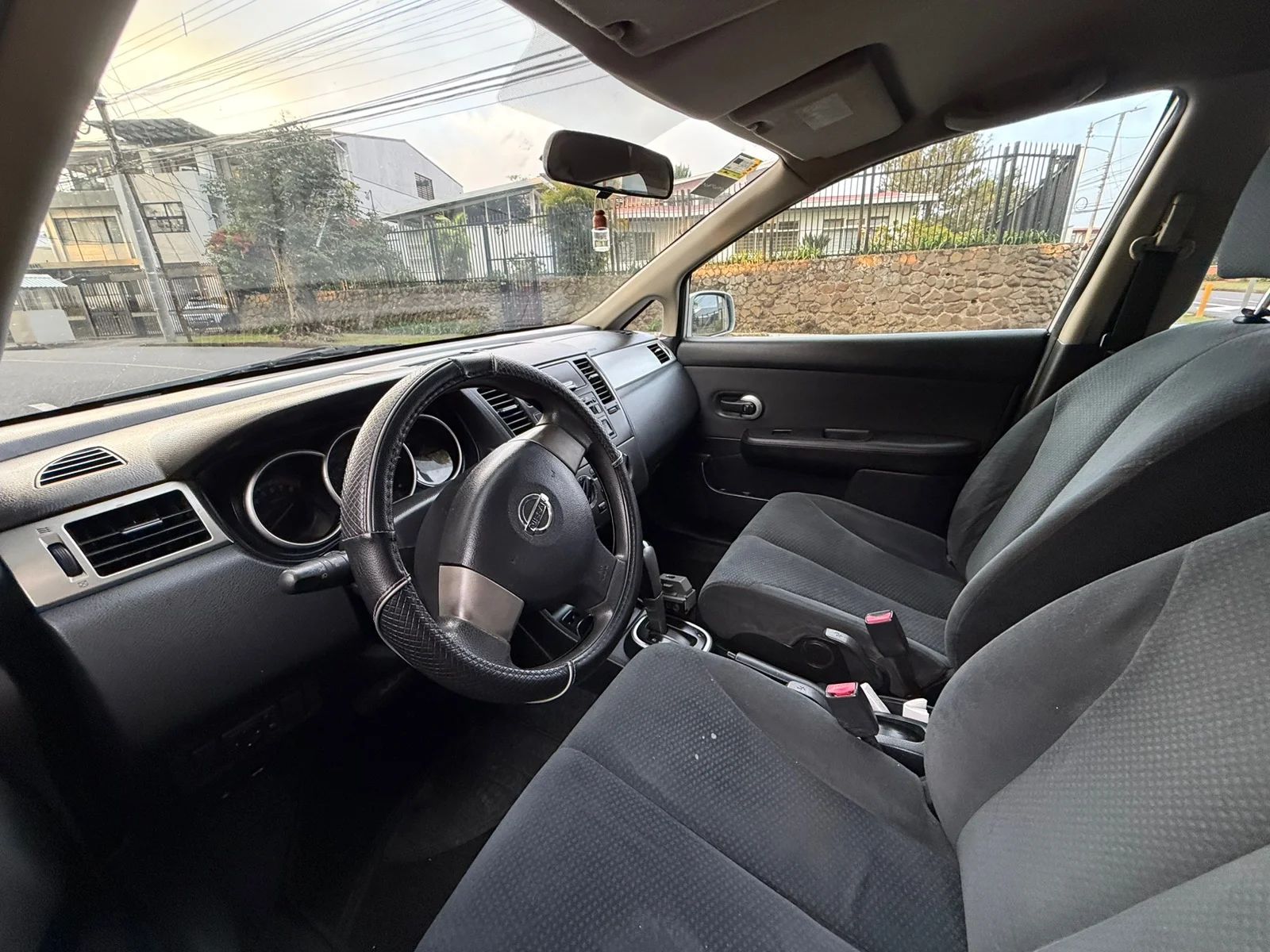 Nissan Tiida - Image 7