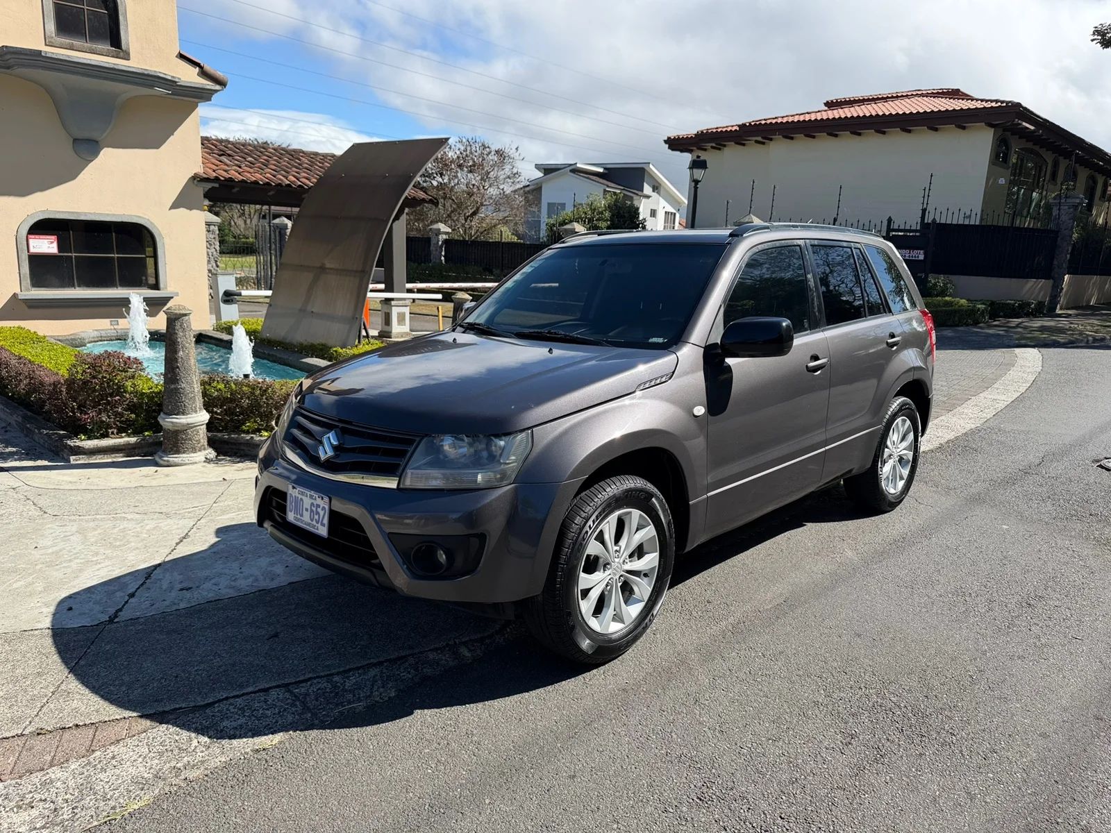 Suzuki Grand Vitara - Image 1
