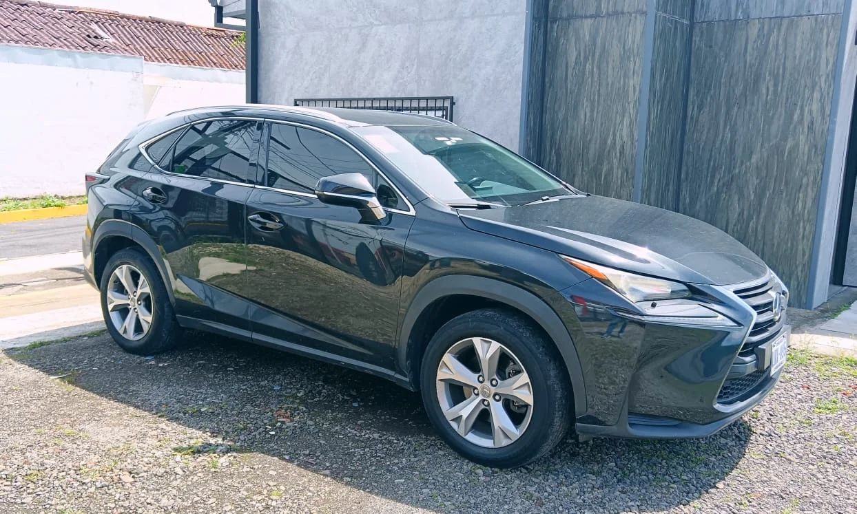 Lexus NX300H - Image 2