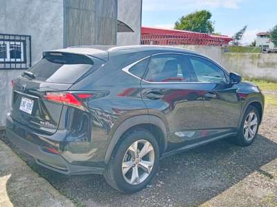 Lexus NX300H - Image 7