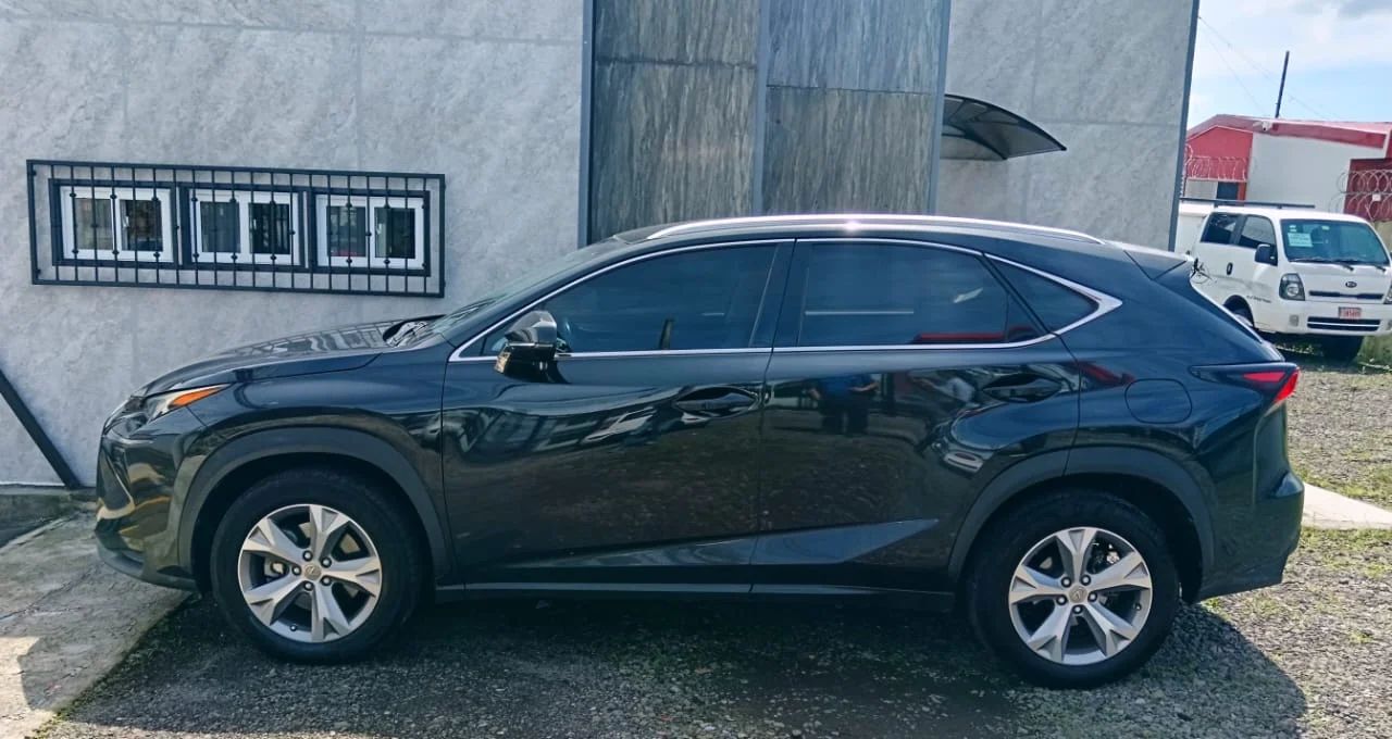Lexus NX300H - Image 4
