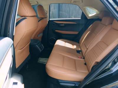 Lexus NX300H - Image 8