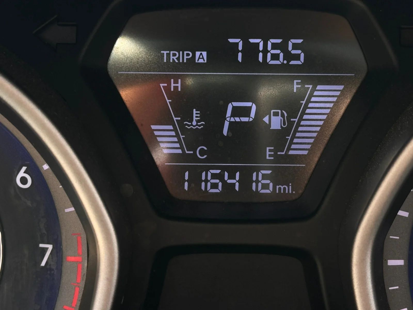 Hyundai Elantra Coupe - Image 5