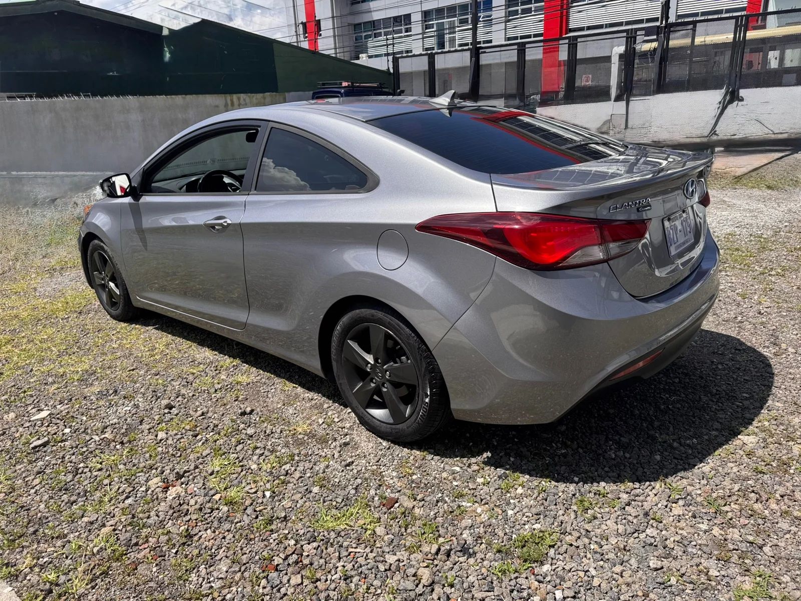 Hyundai Elantra Coupe - Image 3