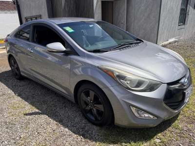 Hyundai Elantra Coupe - Image 2