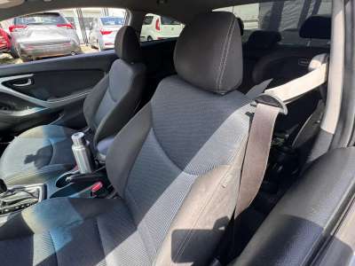 Hyundai Elantra Coupe - Image 9