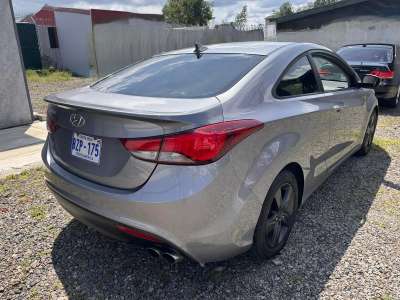 Hyundai Elantra Coupe - Image 4