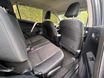 Toyota RAV4 - Image 8