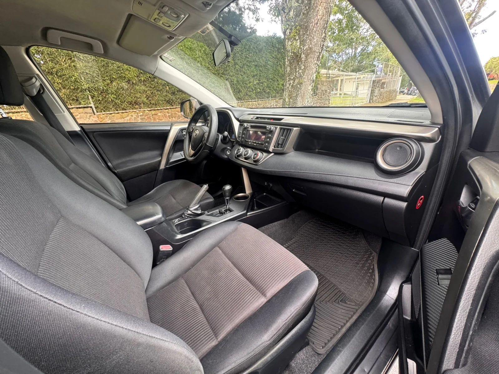 Toyota RAV4 - Image 9