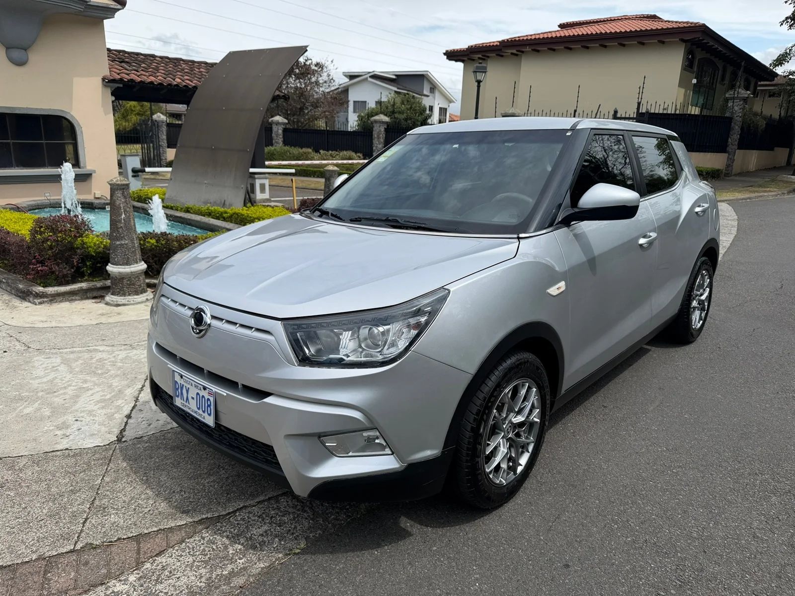 SsangYong Tivoli - Image 2