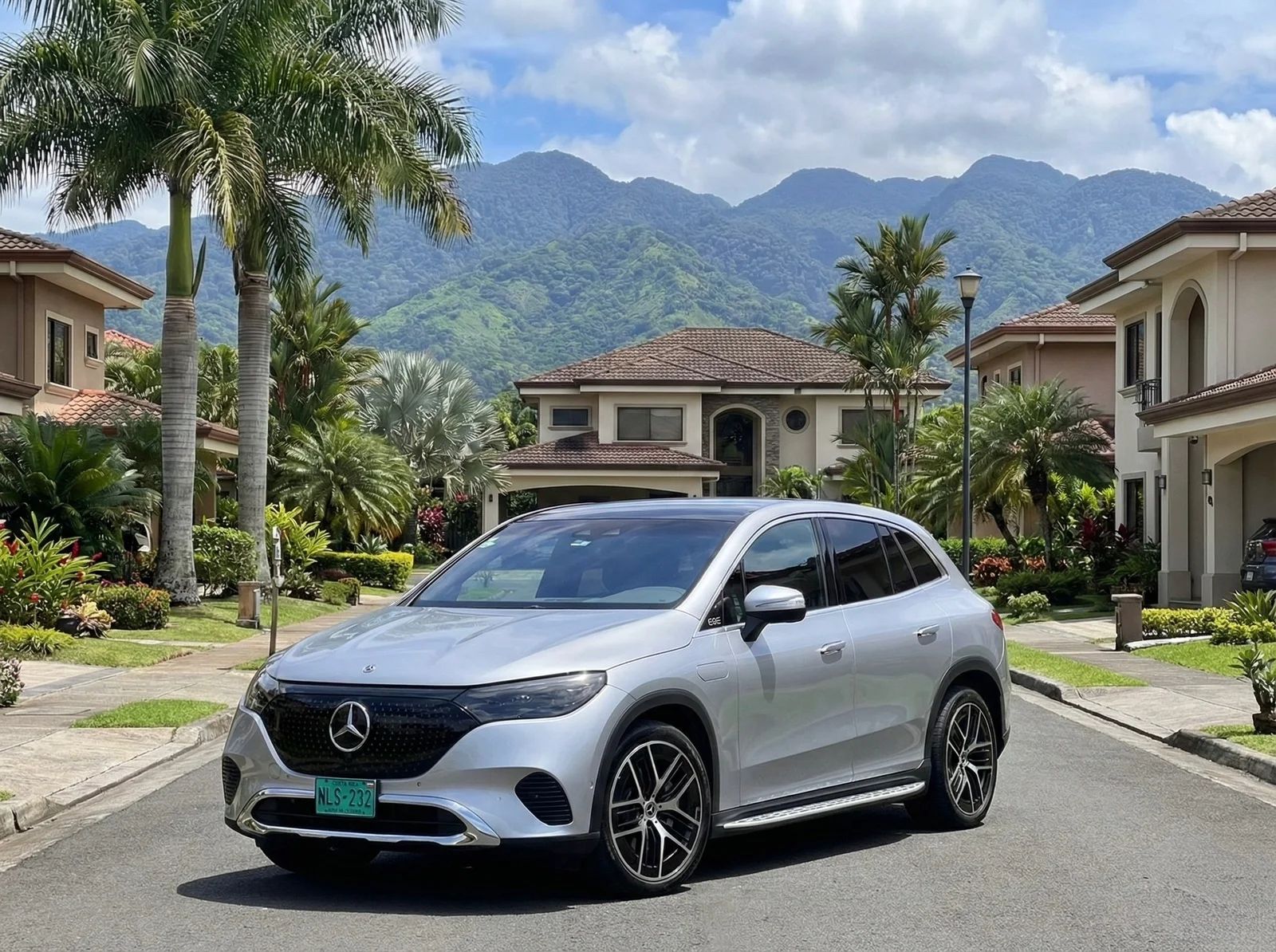 Mercedes-Benz EQE SUV 350+ - Image 1