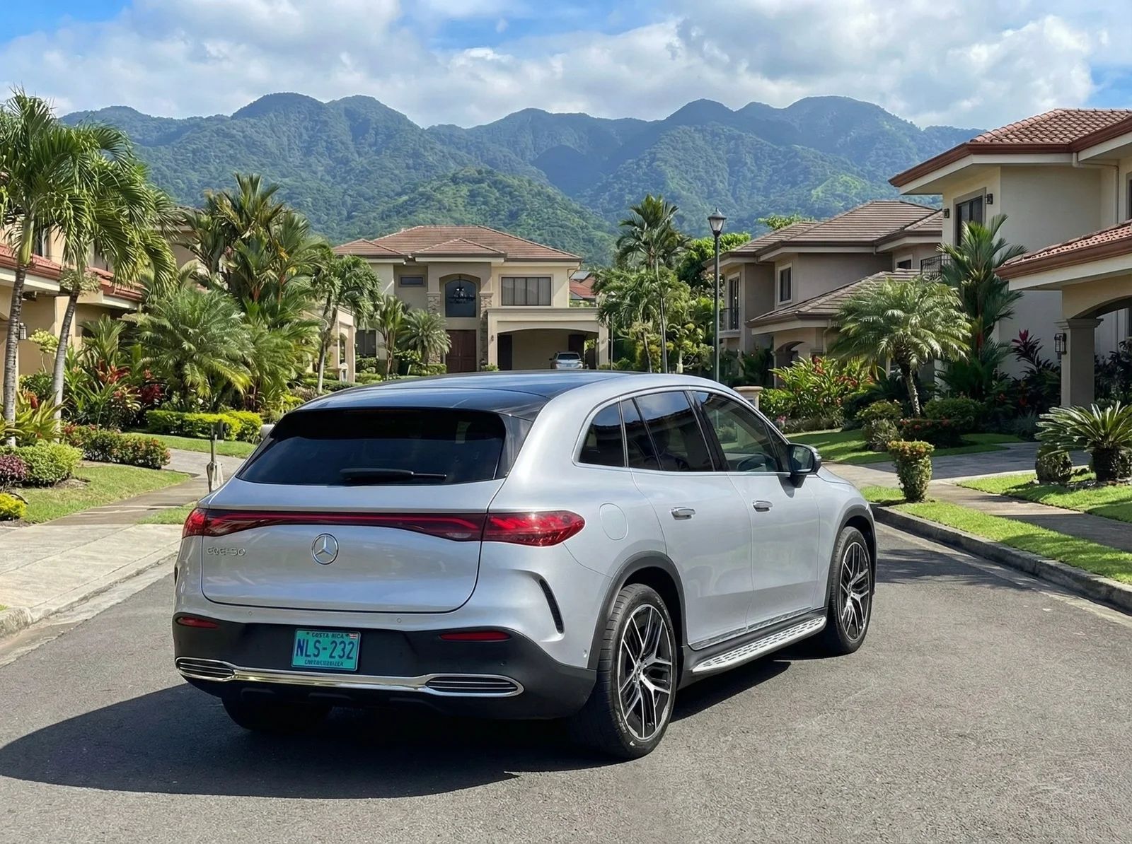 Mercedes-Benz EQE SUV 350+ - Image 2