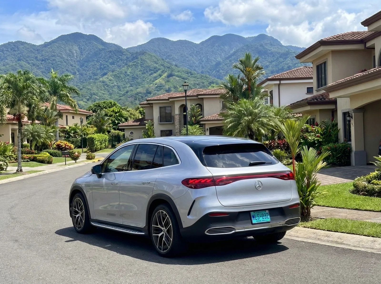 Mercedes-Benz EQE SUV 350+ - Image 3