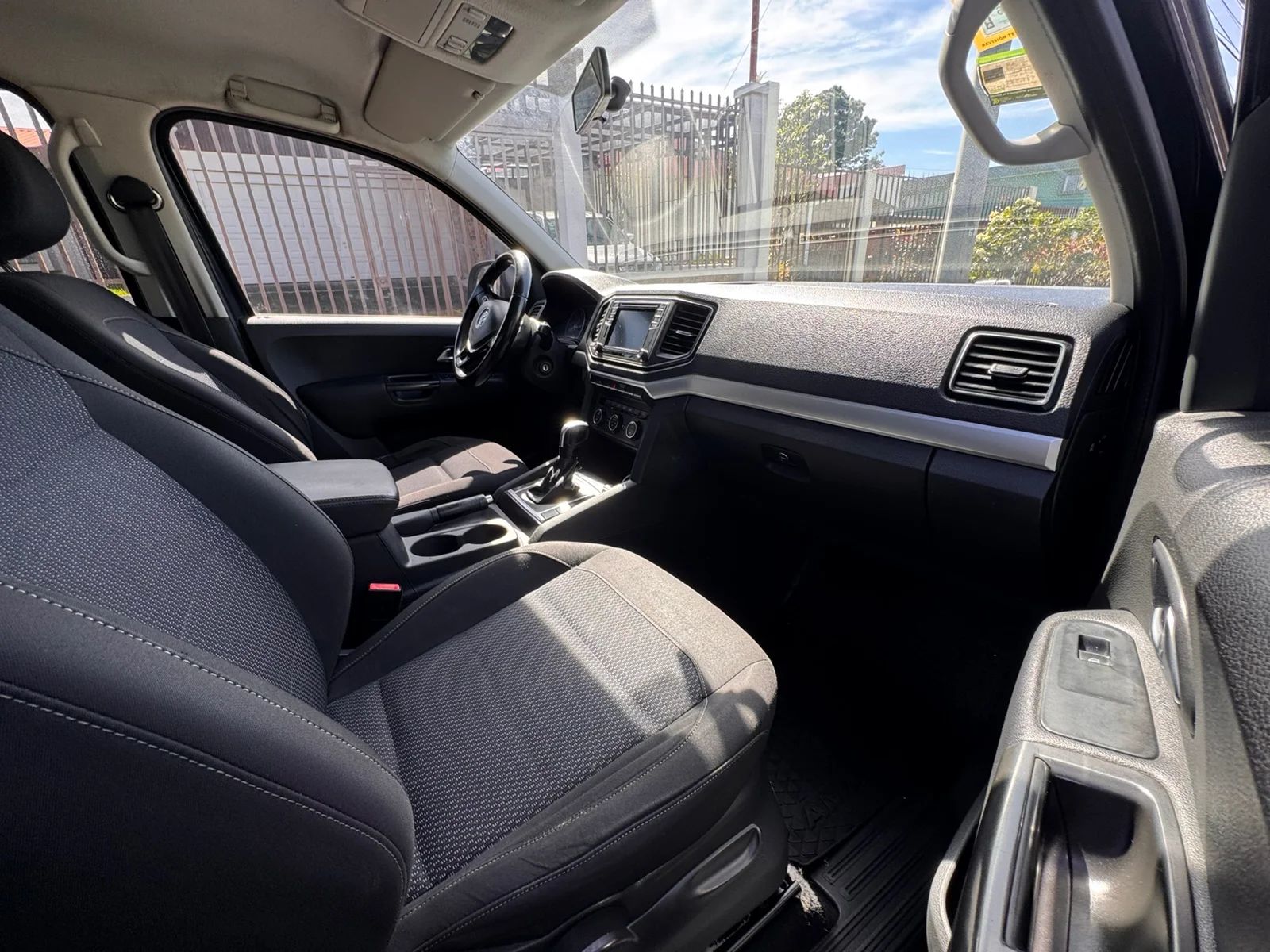 Volkswagen Amarok - Image 9