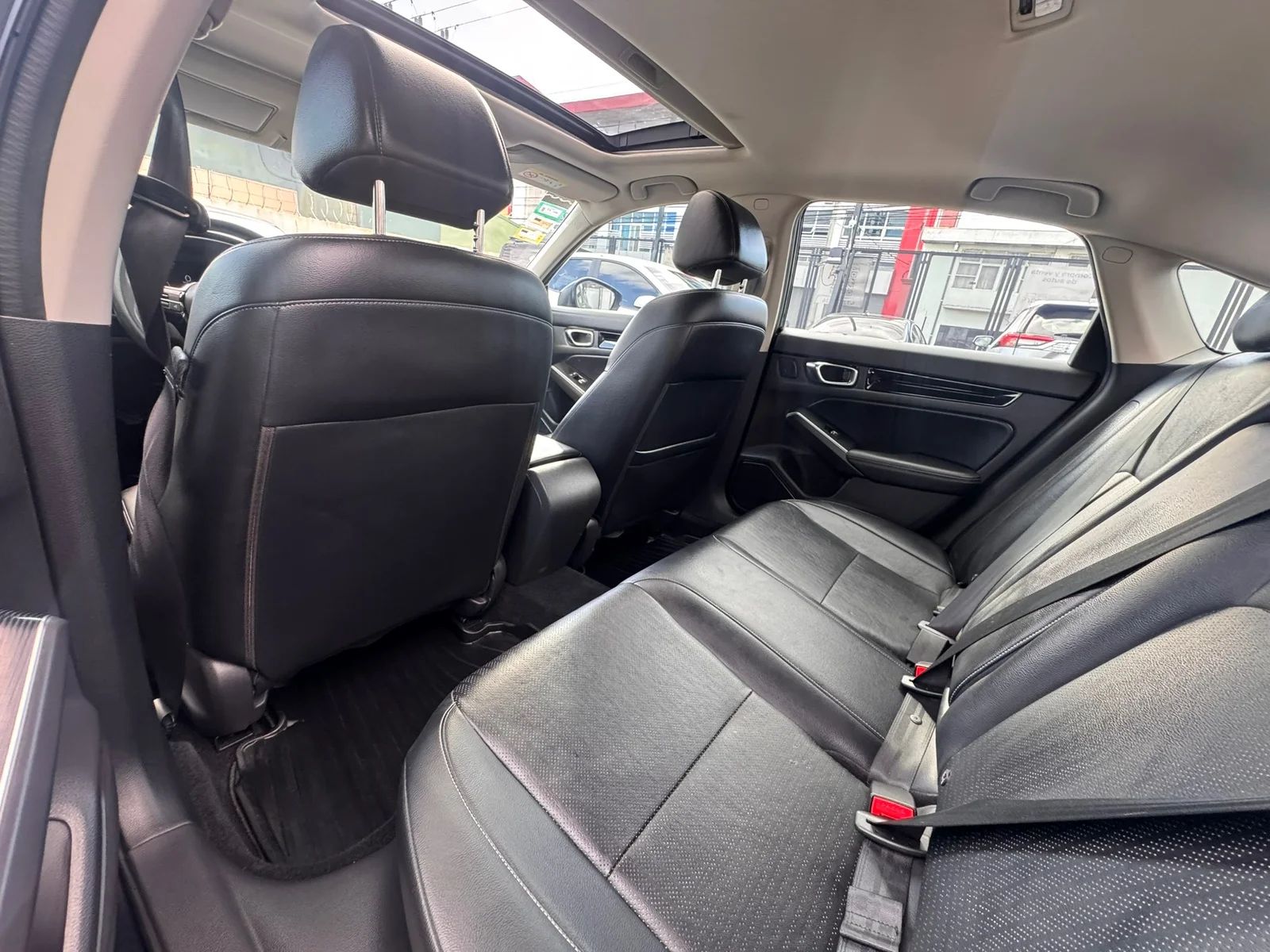 Honda Civic - Image 8