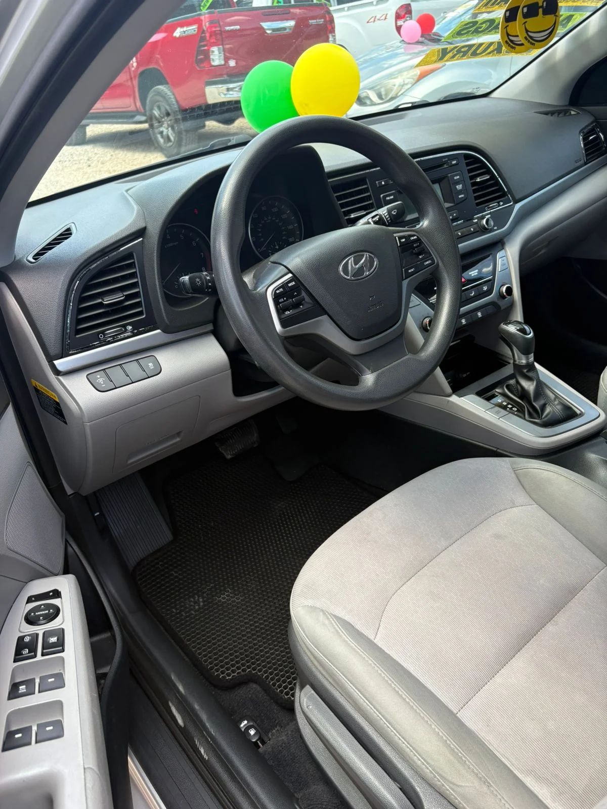 Hyundai Elantra - Image 7