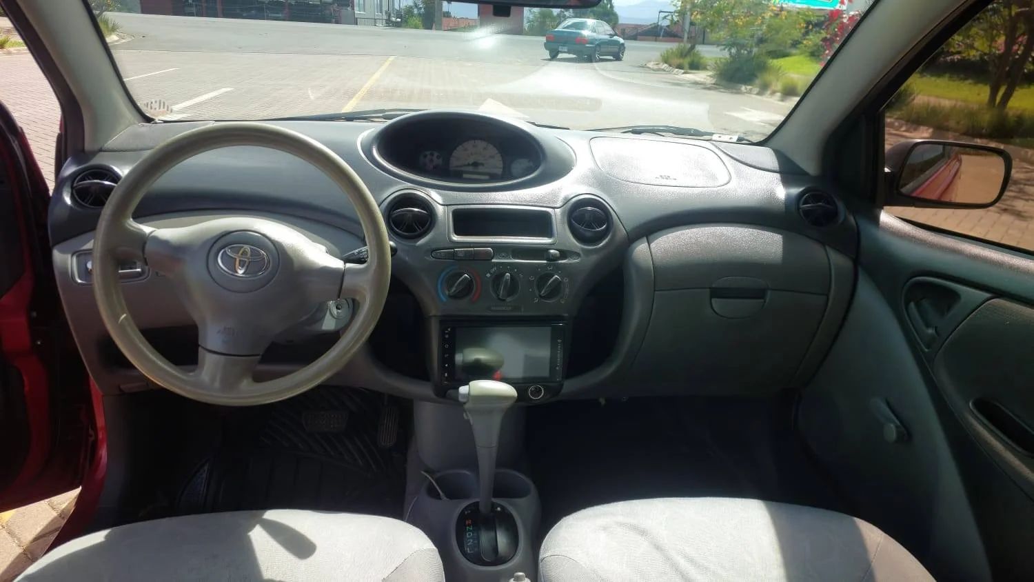Toyota Echo - Image 6