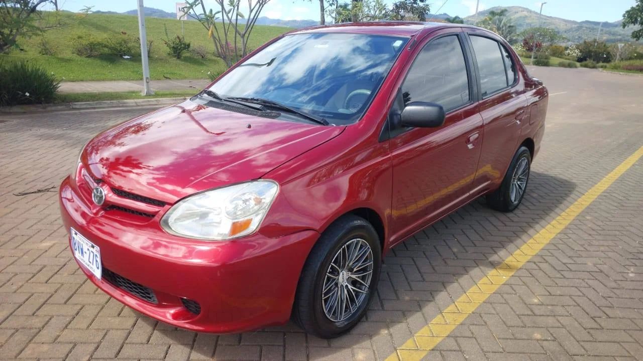 Toyota Echo - Image 7