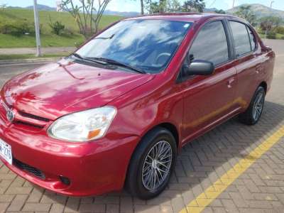 Toyota Echo - Image 7