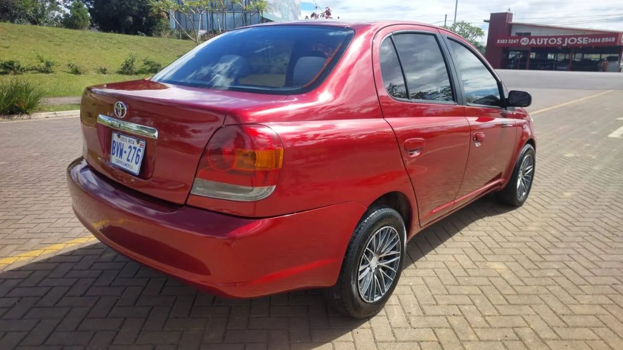 Toyota Echo - Image 8