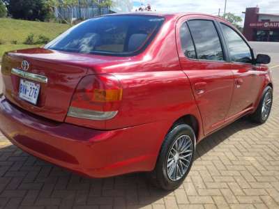 Toyota Echo - Image 8