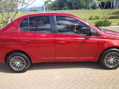 Toyota Echo - Image 12