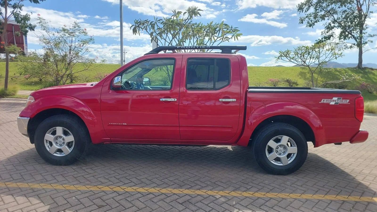 Nissan Frontier - Image 11