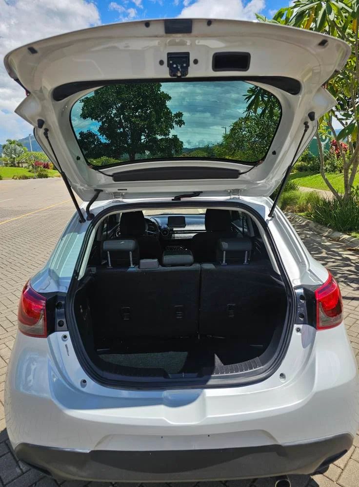 Toyota Yaris - Image 5