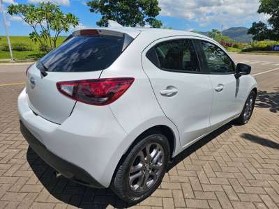 Toyota Yaris - Image 6