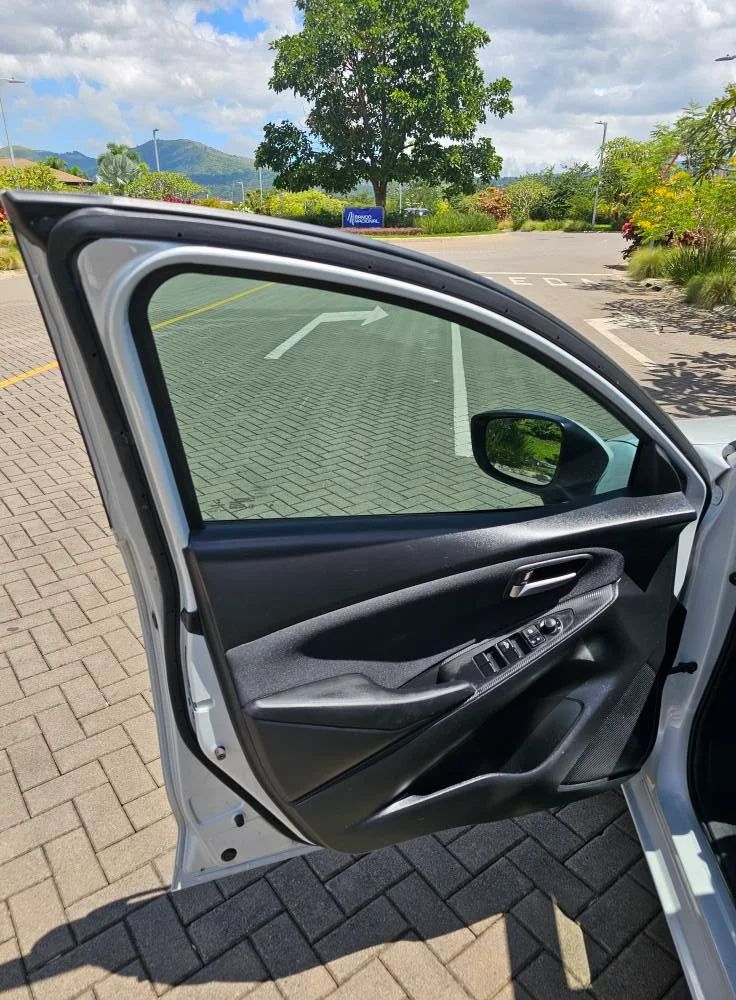 Toyota Yaris - Image 9