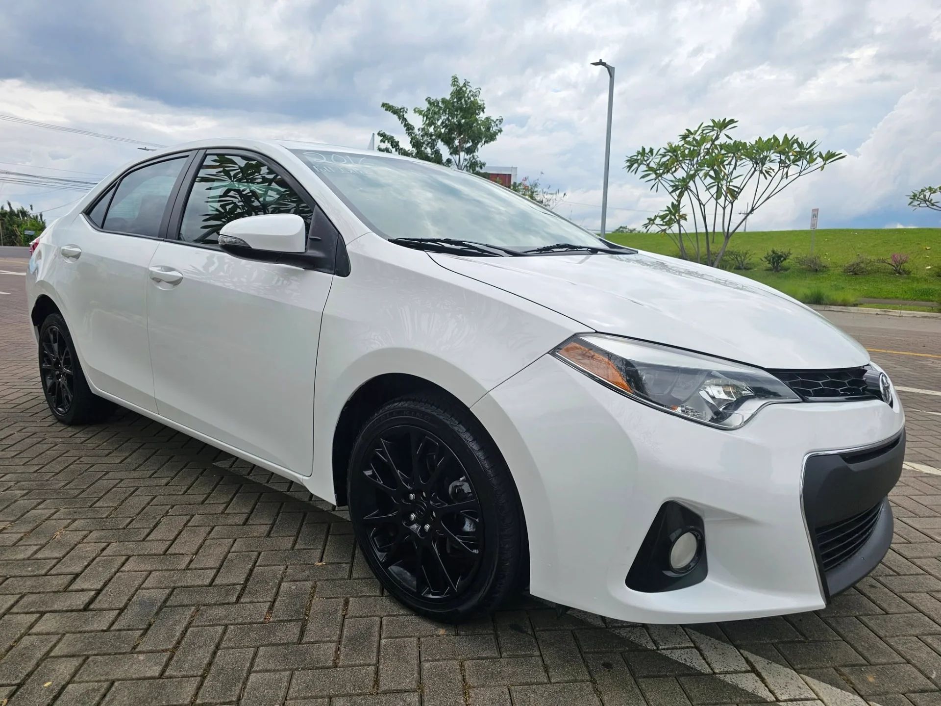 Toyota Corolla - Image 5